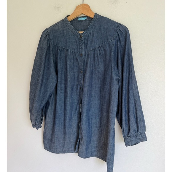 J. McLaughlin • Poppy Linen Blend Denim Snap Front Shirt in Chambray Blue - Picture 3 of 7